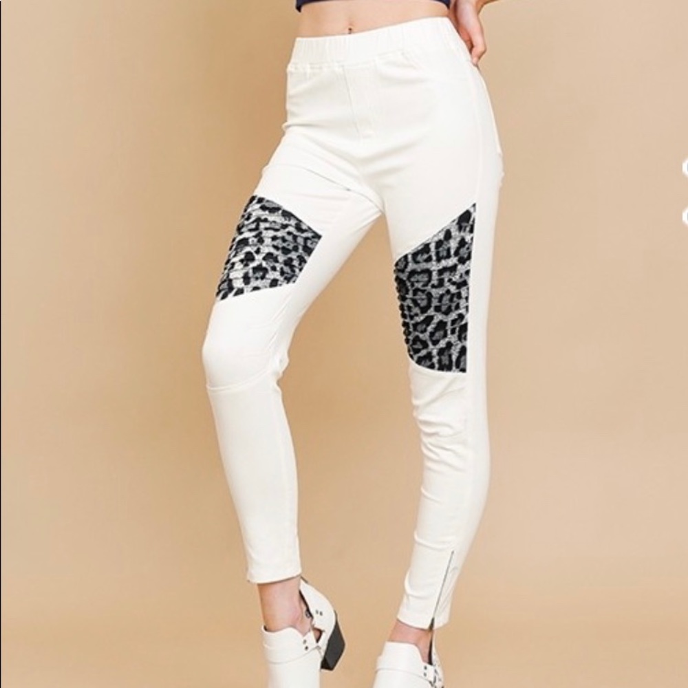 NWT Umgee moto leggings with animal print